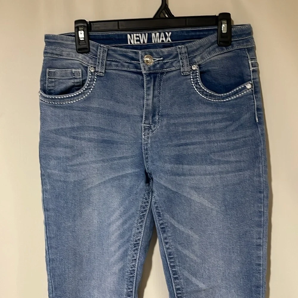 New Max Women Stretchable Boot Cut Jeans Size 8 like New Condition